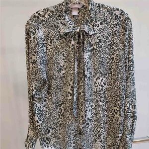 H&M Green and White Patterned Blouse